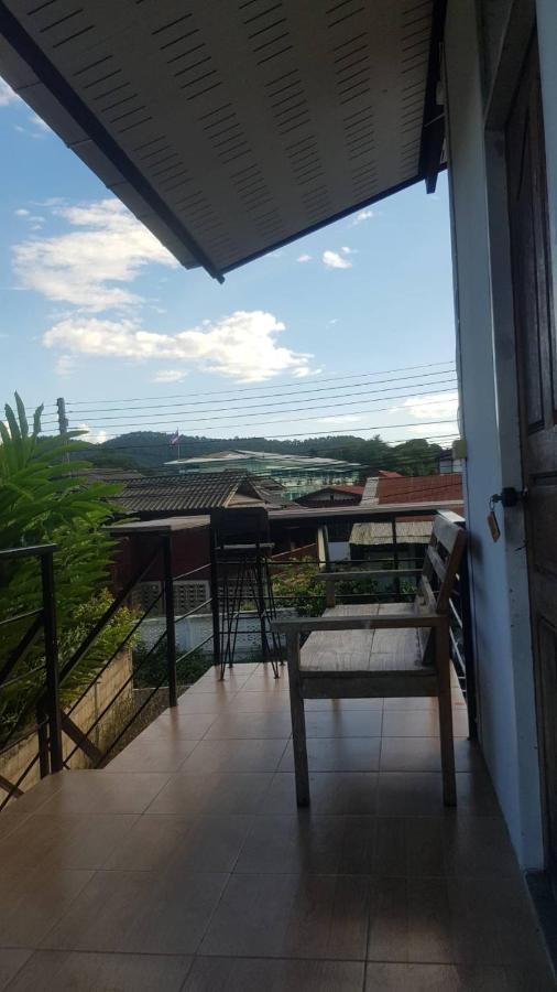 P.L.P Guesthouse - Mae Hong Son Dış mekan fotoğraf