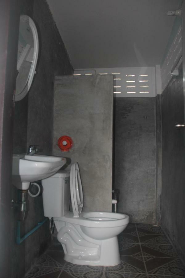 P.L.P Guesthouse - Mae Hong Son Dış mekan fotoğraf